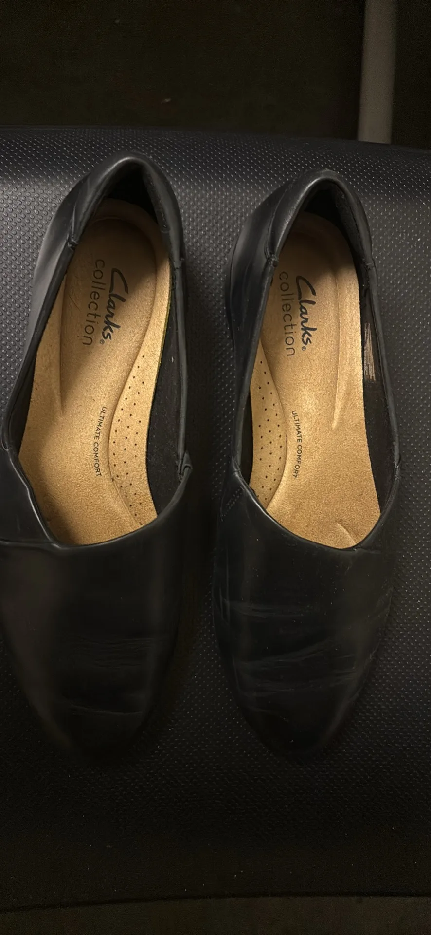 Clarks Women's Black Leather Slip-Ons image indicator(3)