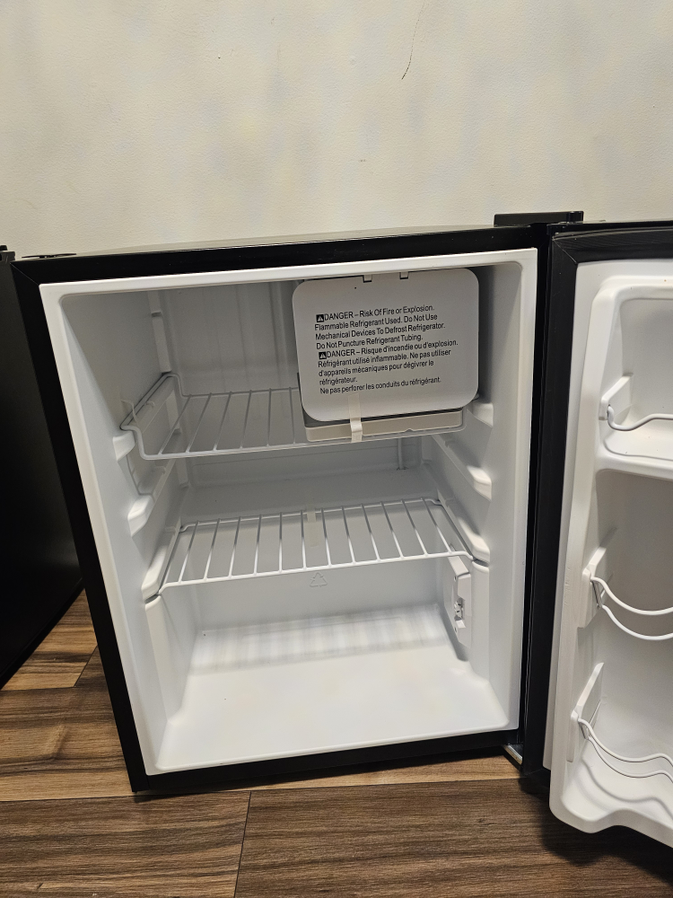Whirlpool Mini Fridge - photo 3