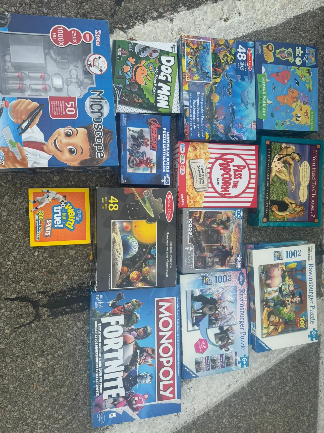 Games and Puzzles Lot image indicator(5)