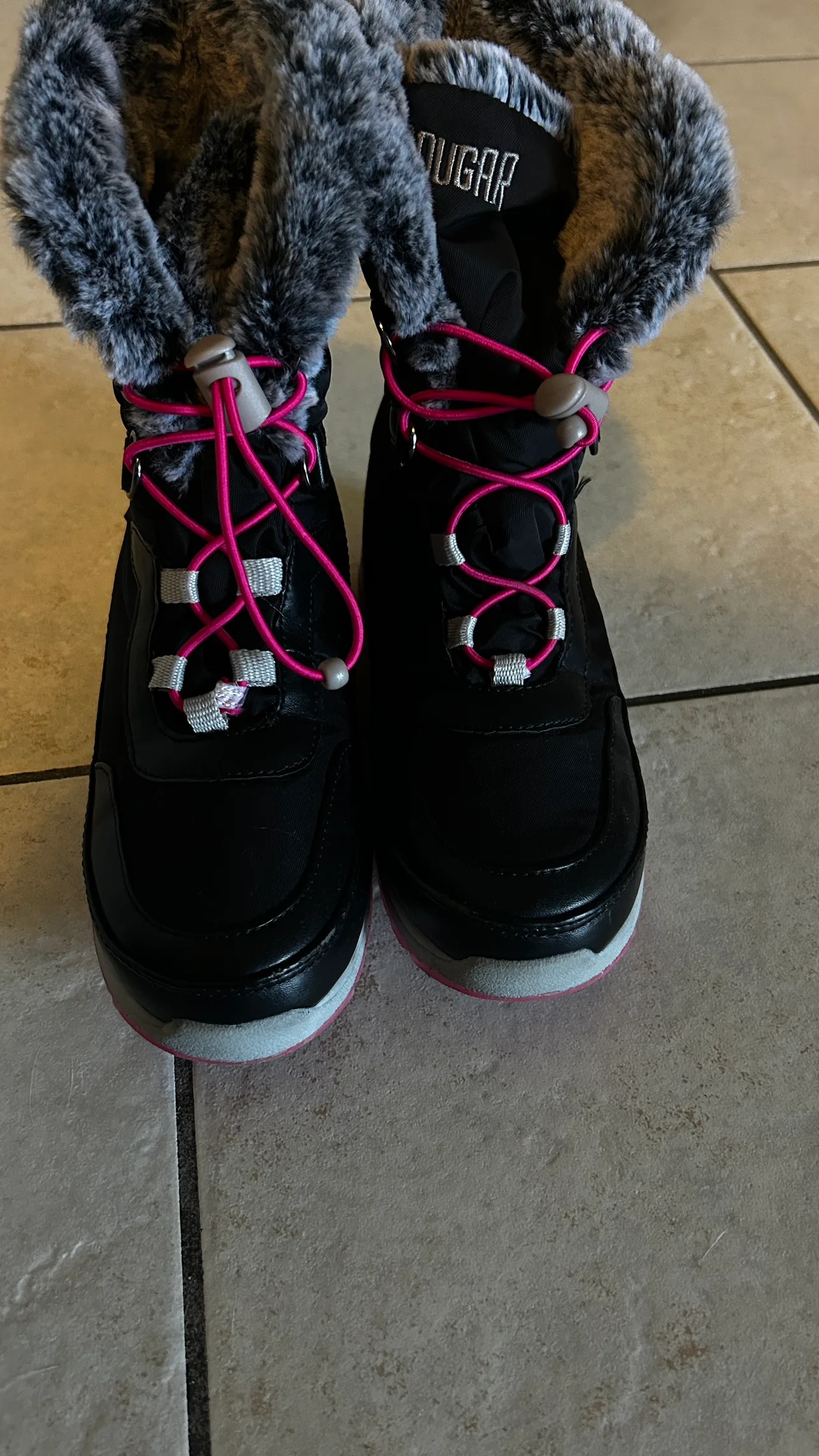 Cougar Winter Boots size 4 image indicator(3)