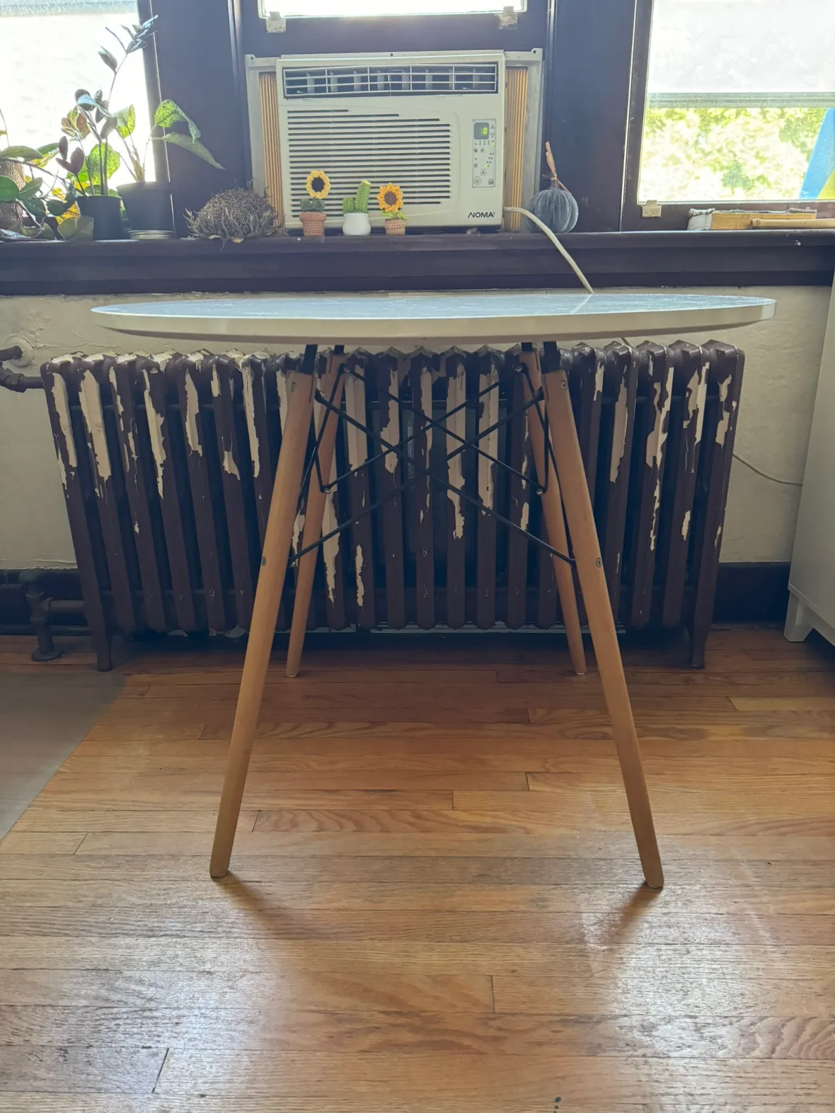 EIFFEL White Round Table Structube thumbnail