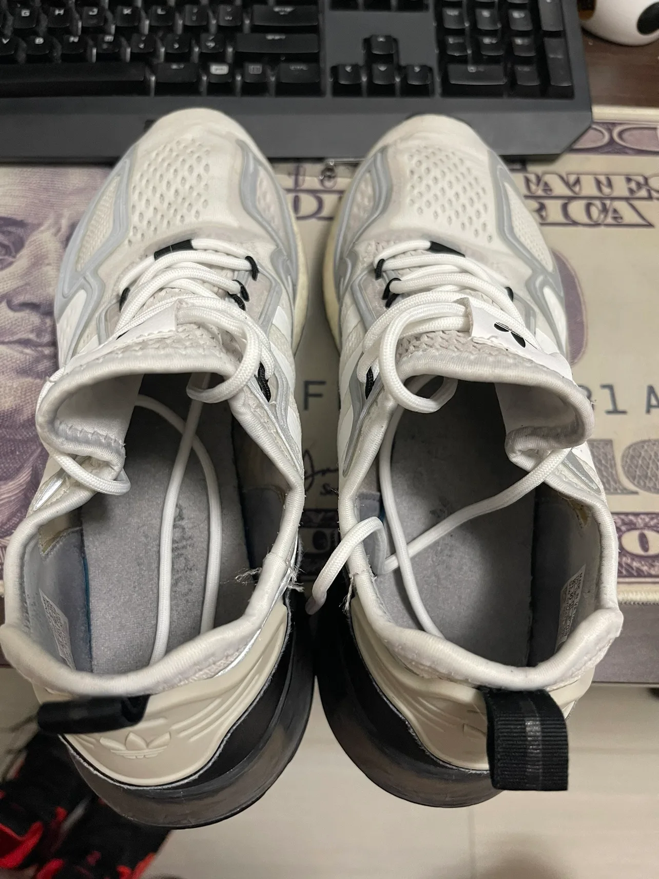 Adidas men size 10 image indicator(4)