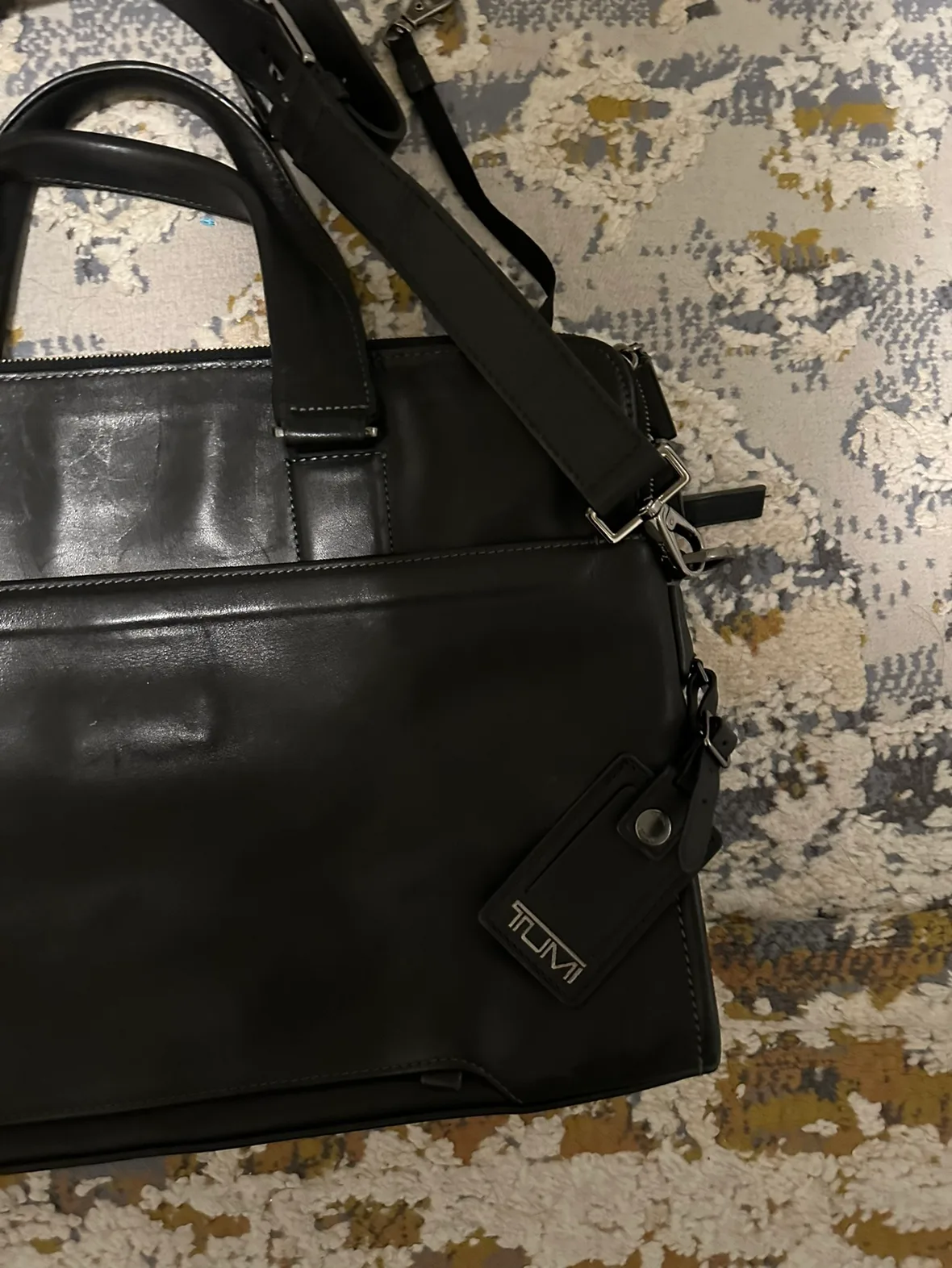 Tumi laptop bag image indicator(2)