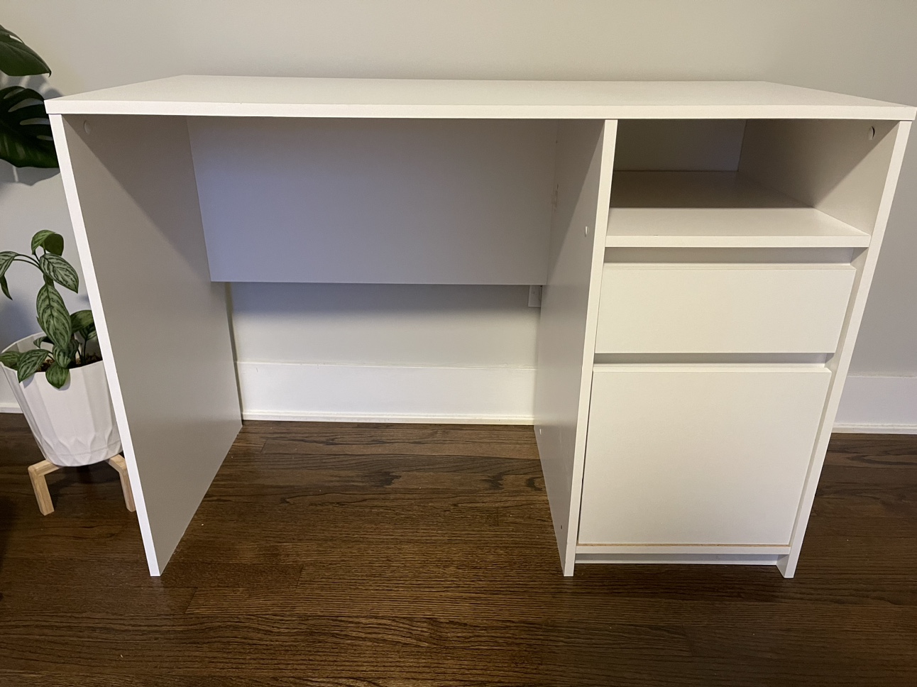 White Desk - photo 2