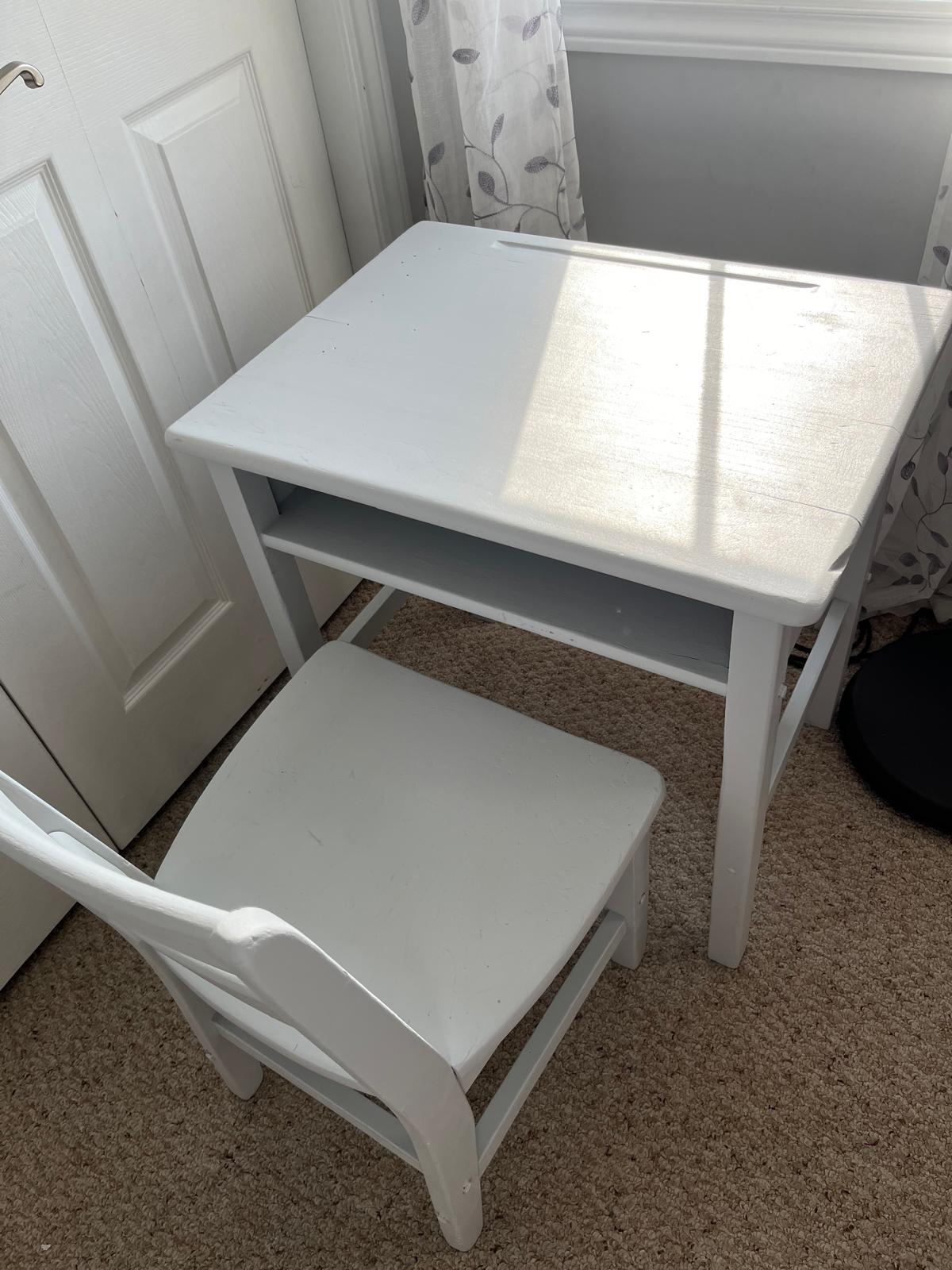 Kids Desk and Chair Set - photo 3