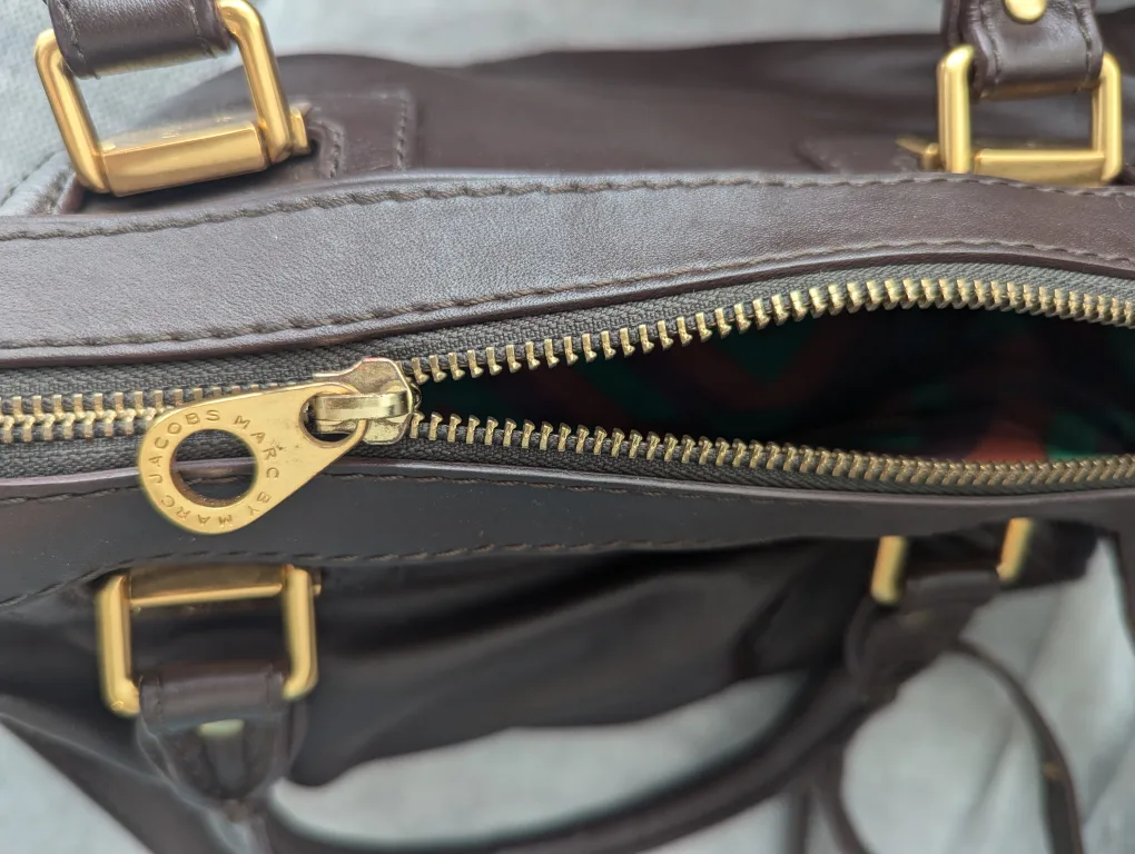 Marc by Marc Jacobs crossbody leather purse image indicator(3)