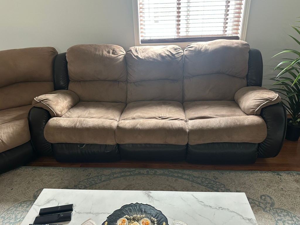 MOVING SALE! Reclining Sectional Sofa - photo 4