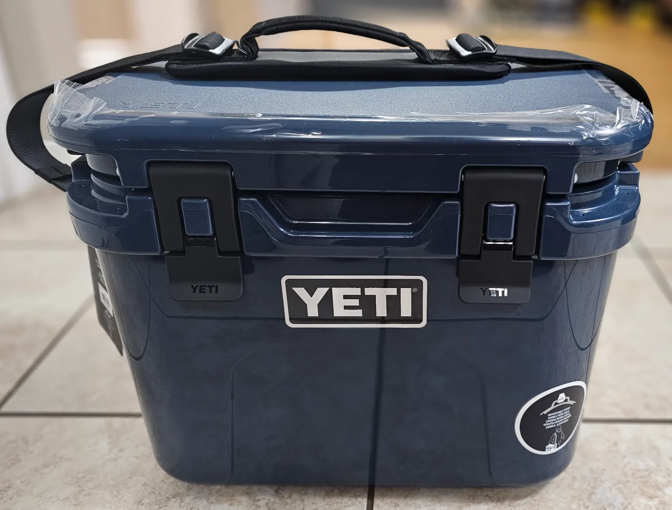 YETI Roadie 15 Cooler BNWT thumbnail