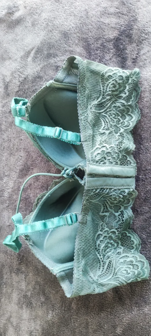 emerald color Bra image indicator(4)