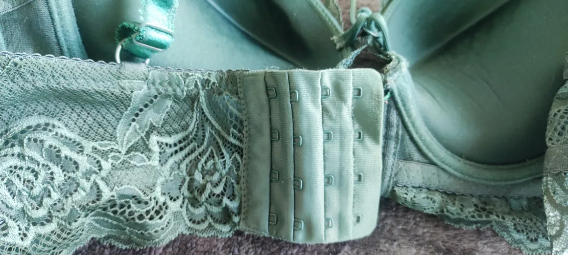 emerald color Bra image indicator(5)