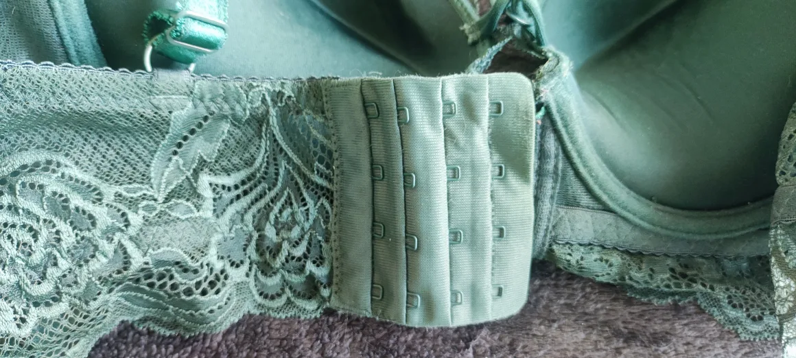 emerald color Bra image indicator(6)