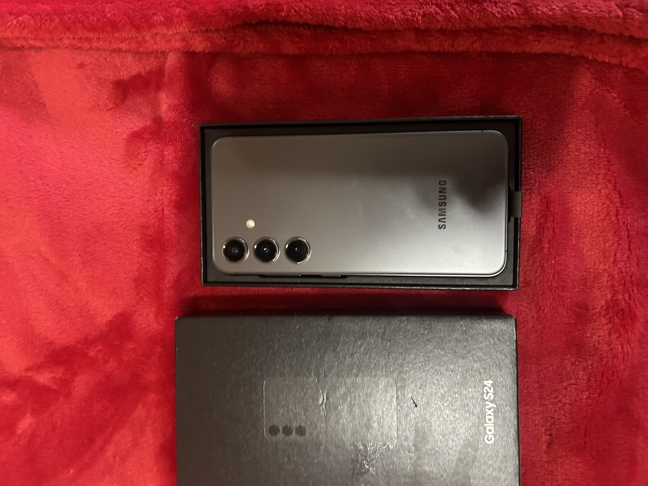 Samsung Galaxy S24 black 128gig - photo 3