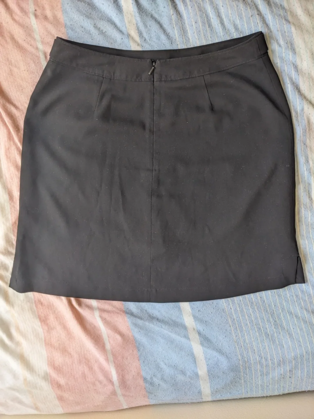 Banana Republic Black Skirt image indicator(5)