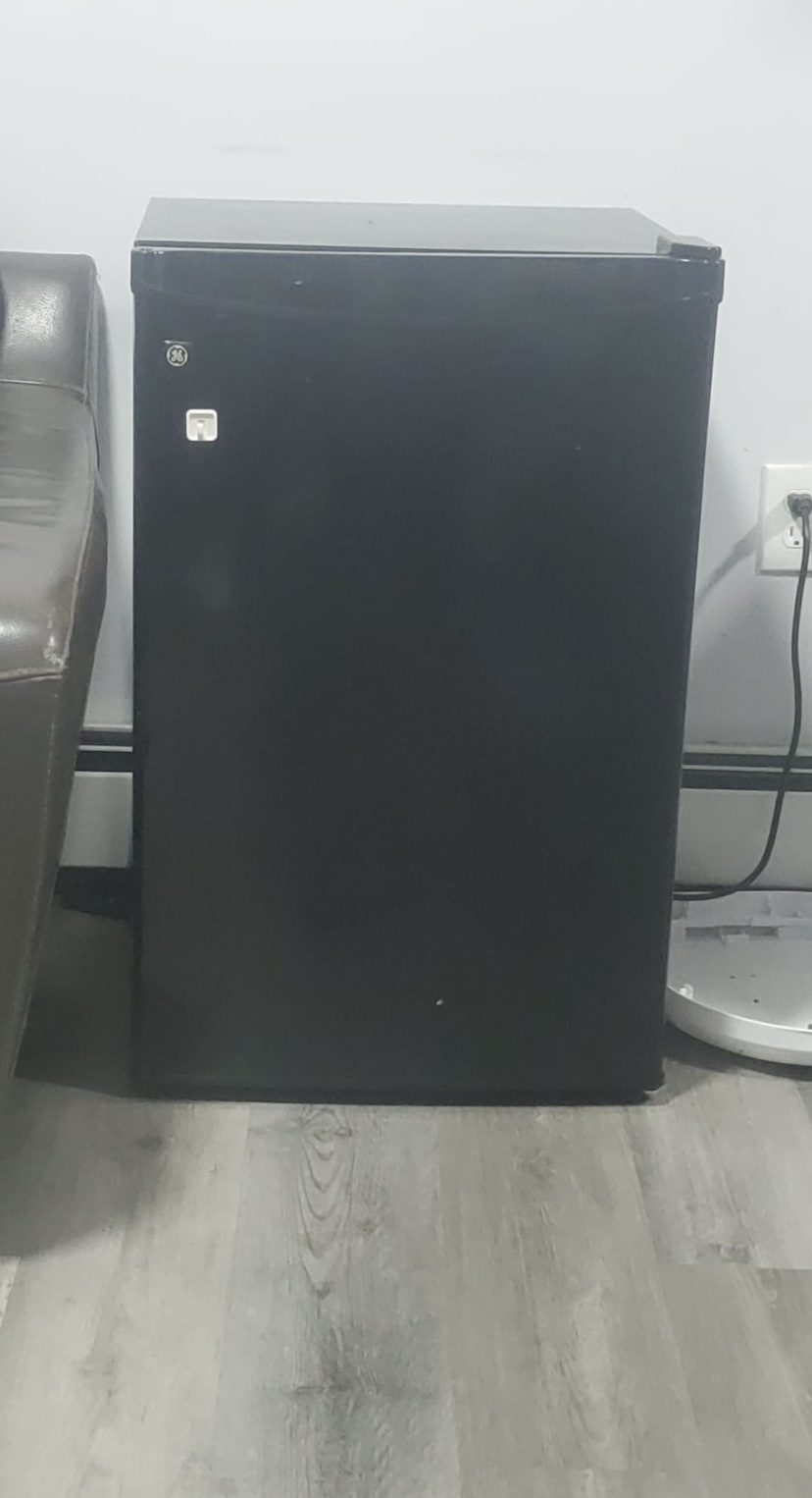 Mini Fridge - photo 2