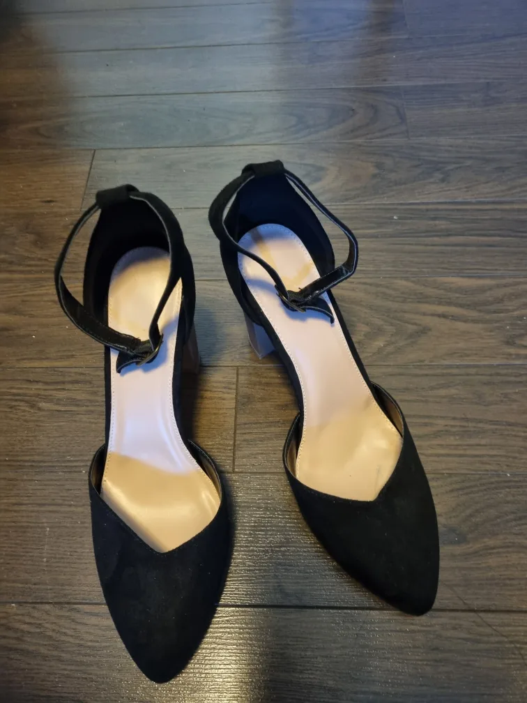 Black Ankle Strap Heels image indicator(4)