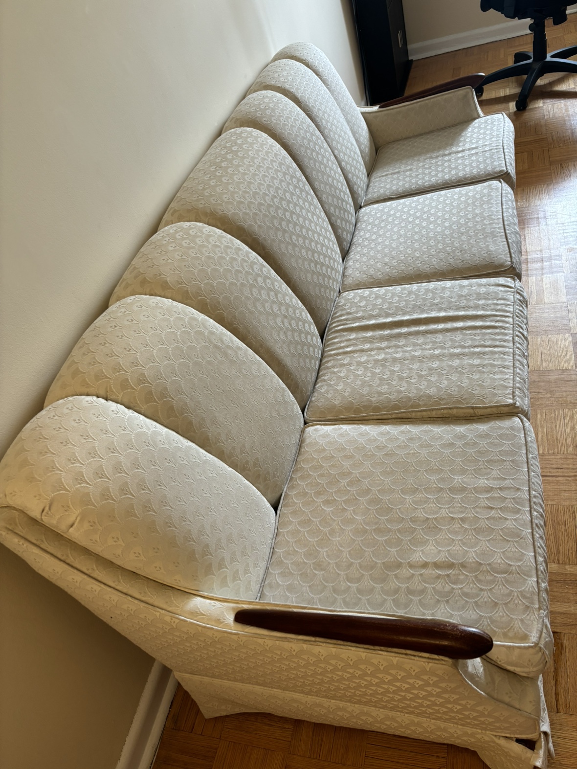 Vintage White Sofa - photo 4