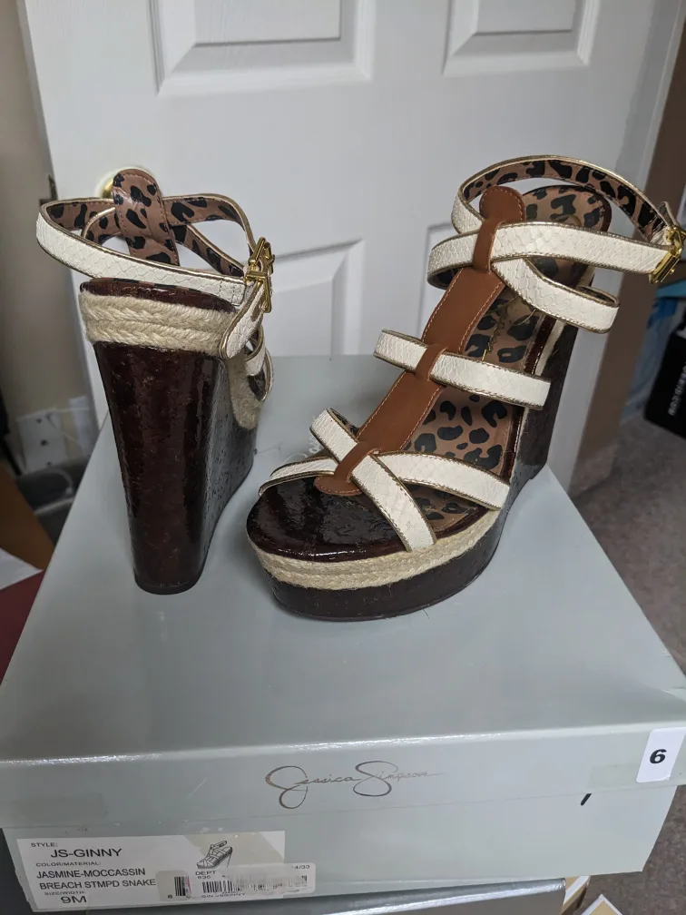 Jessica Simpson Wedge Sandals image indicator(2)