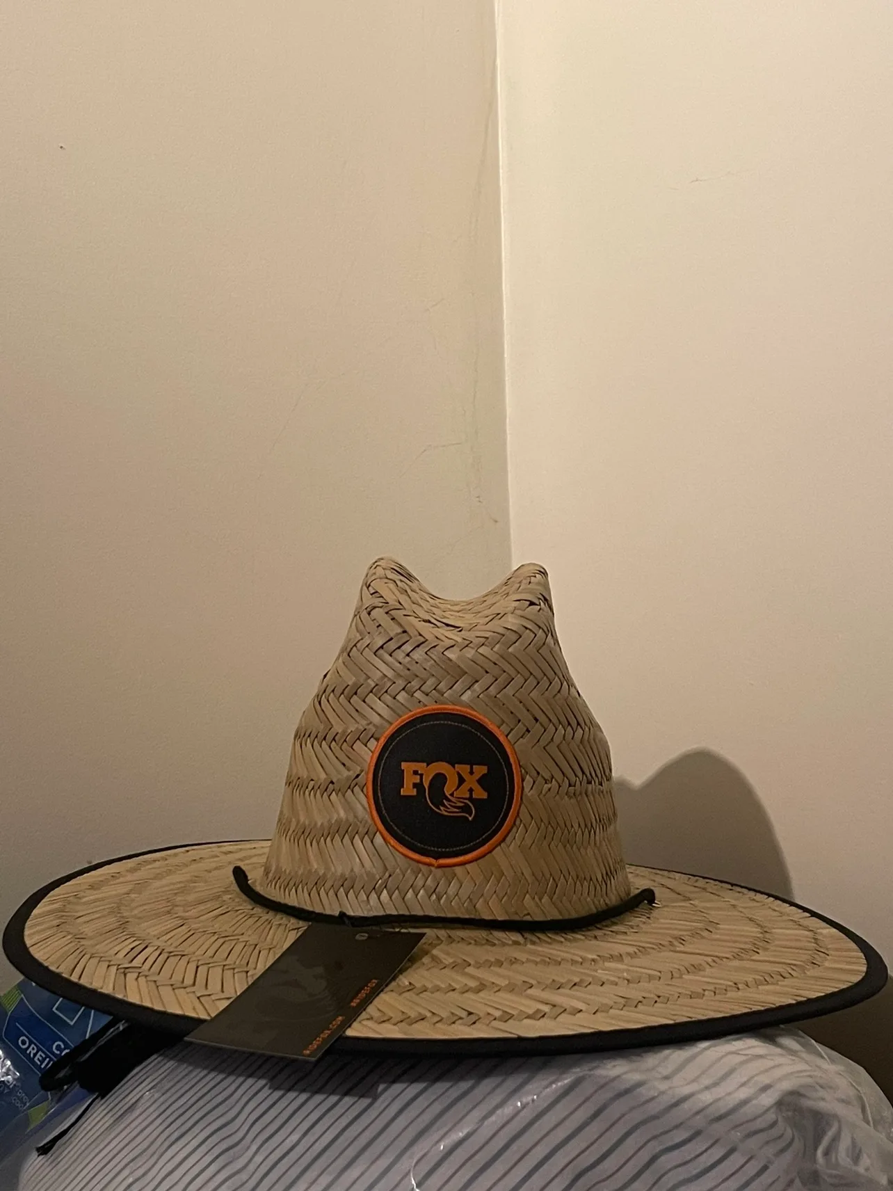 Fox straw hat image indicator(2)