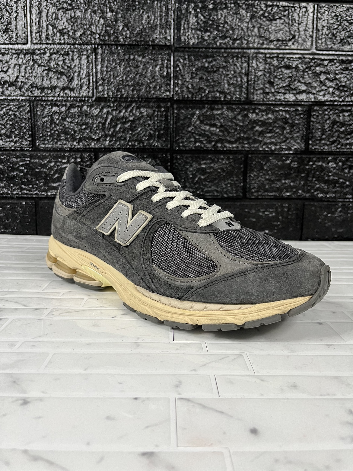 New Balance 2002R