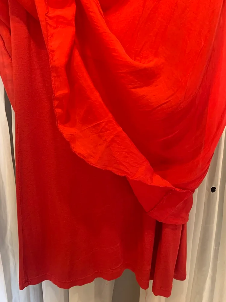 Red Sleeveless silk Dress (M) image indicator(5)