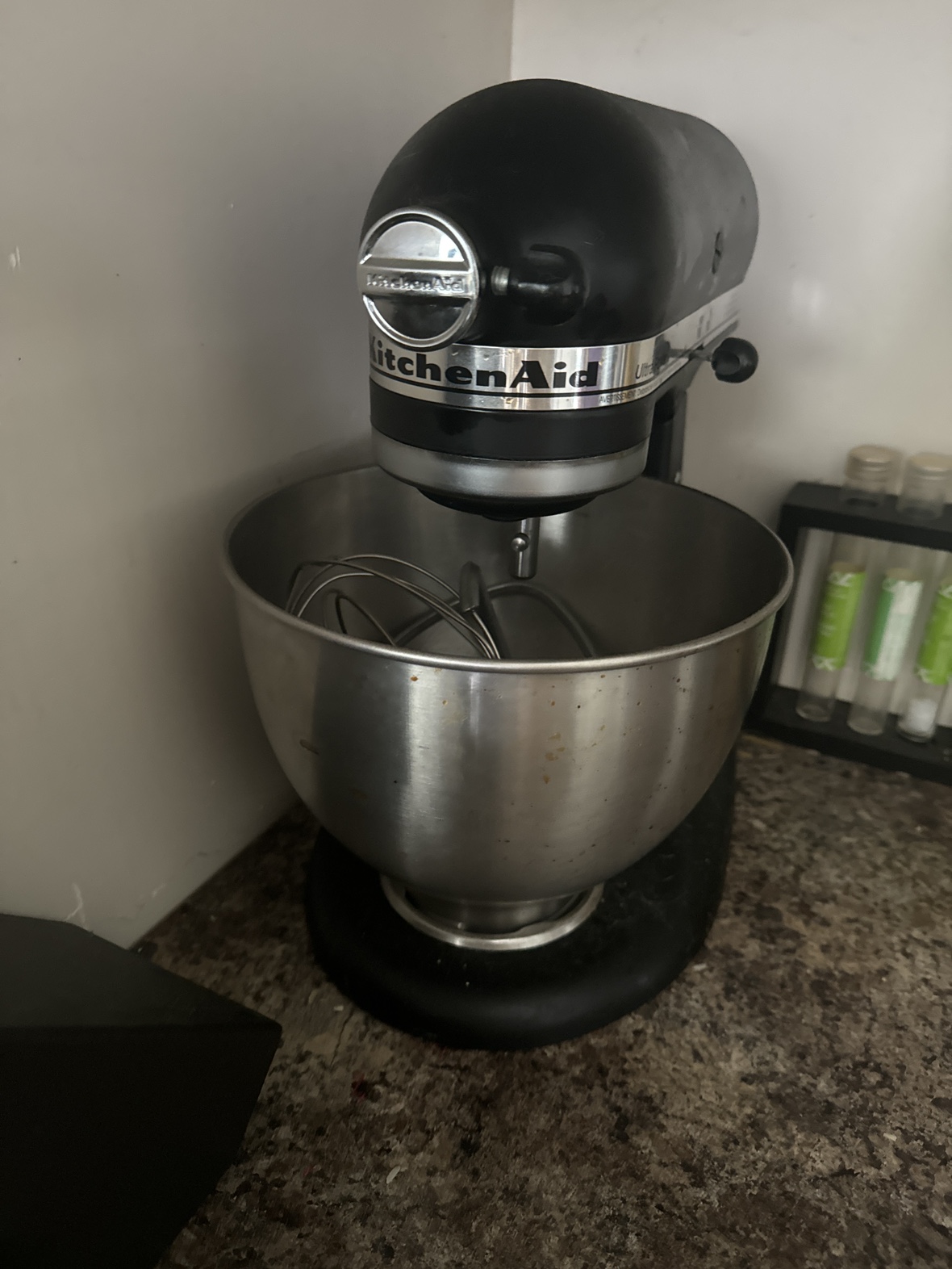 Hardly used kitchenaid stand mixer 🧡 - photo 2