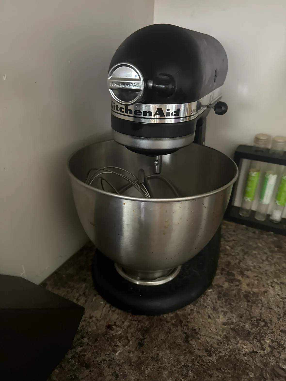 Hardly used kitchenaid stand mixer 🧡 image indicator(2)