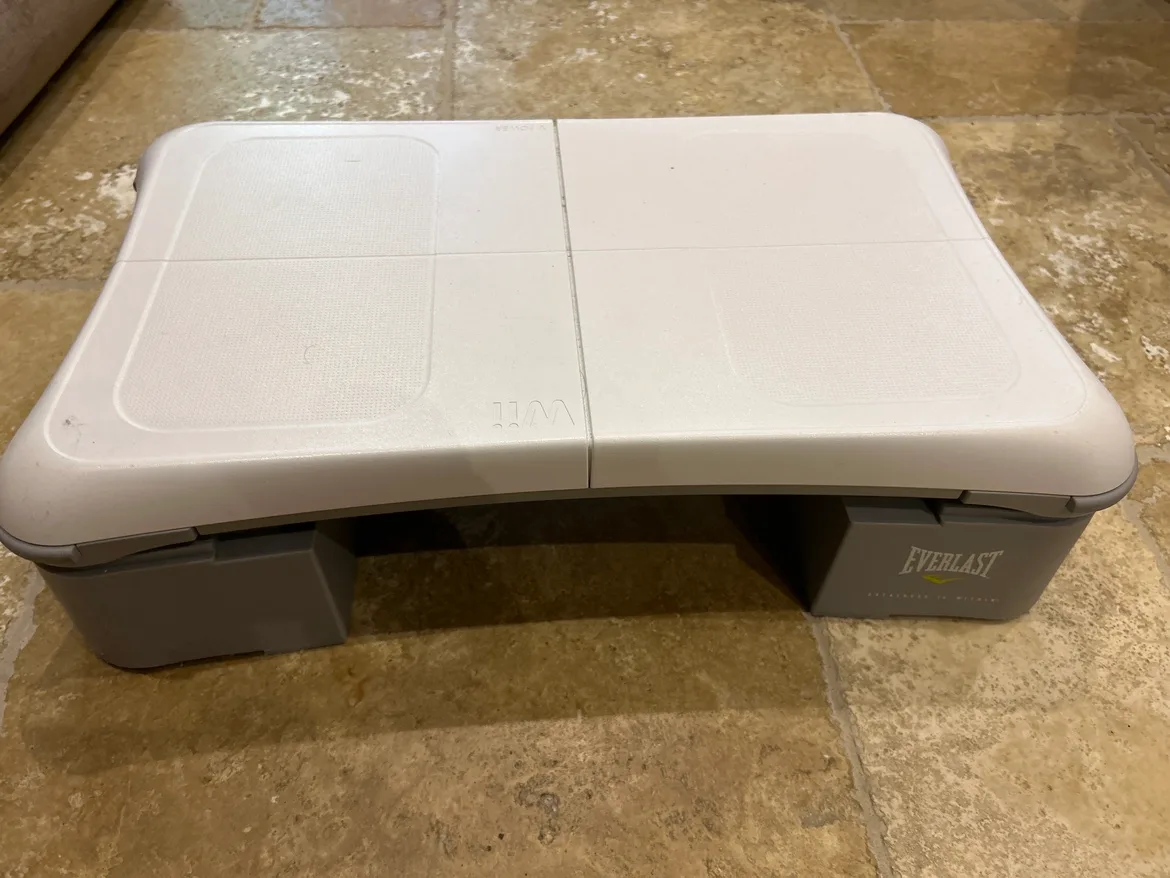 Wii Balance Board for Wii Fit with Everlast Step Riser thumbnail