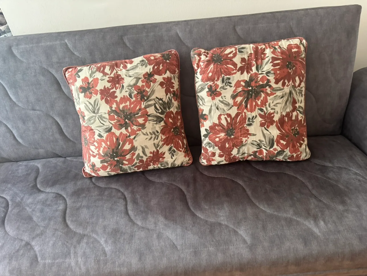 2 Coach pillows thumbnail