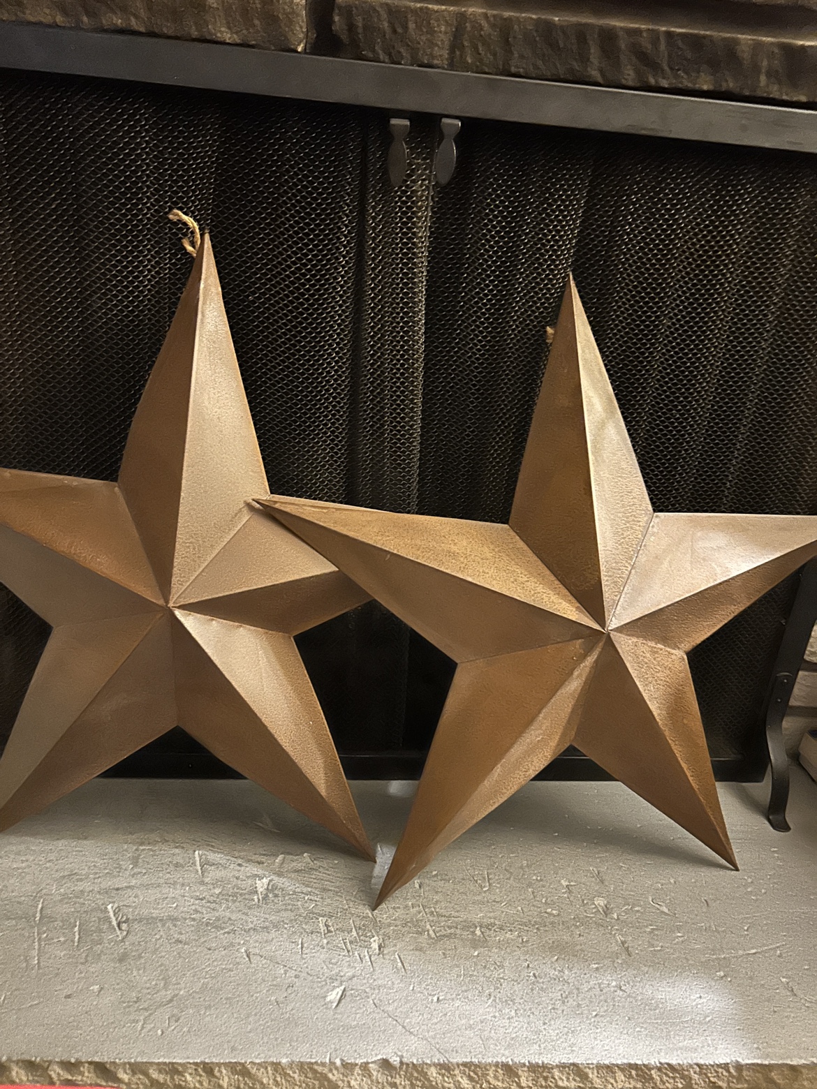 Set of Two Metal Stars