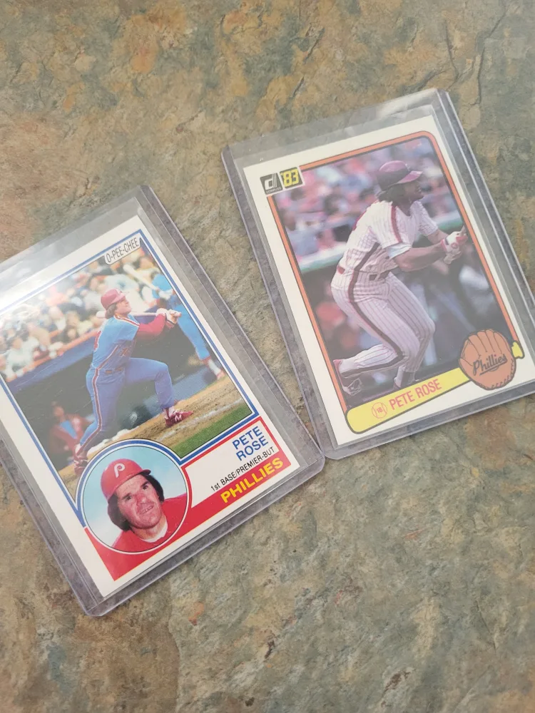 2 Pete rose cards 4 dollars  for the two thumbnail