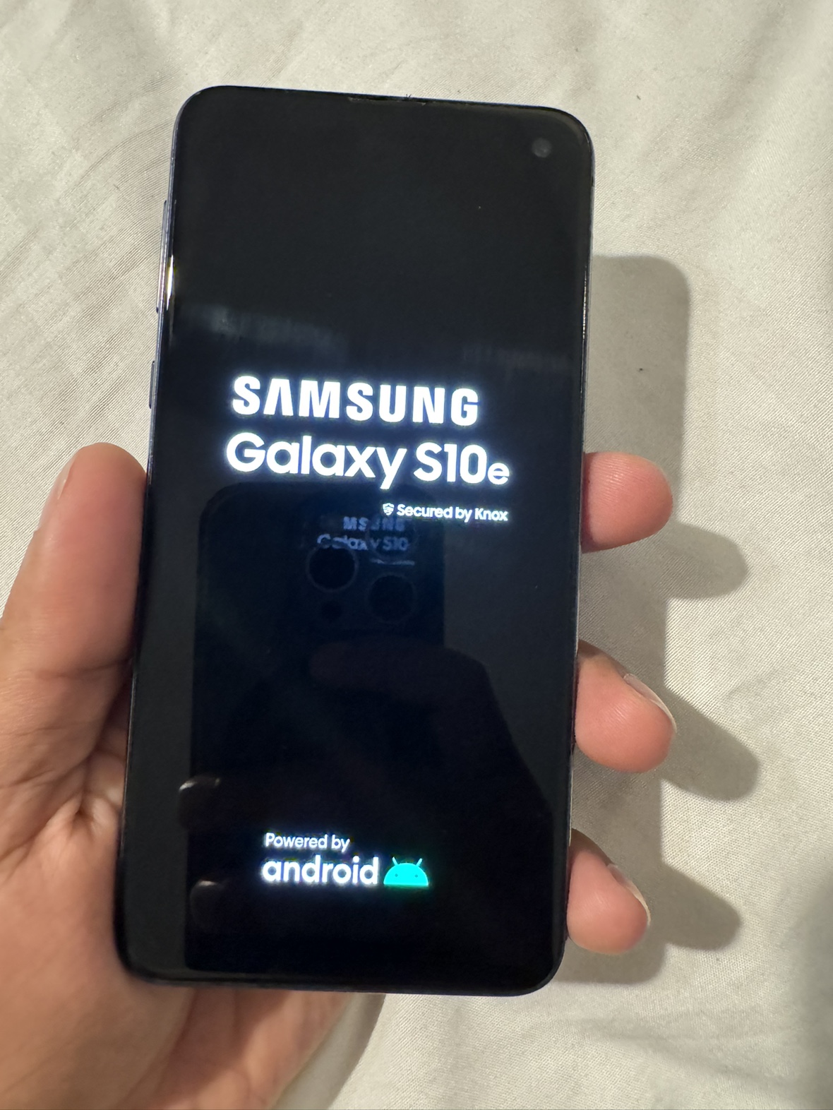 Samsung Galaxy S10e - photo 3