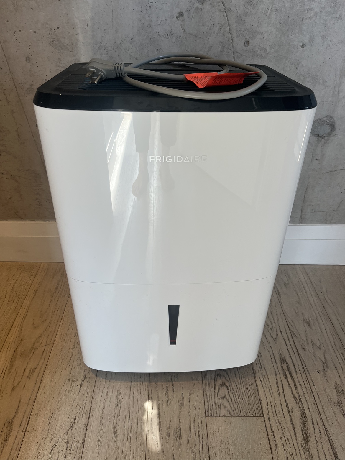 Frigidaire 35 Pint Capacity Dehumidifier Model # FFAD3534W1