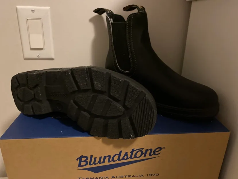 Blundstone Boots Original hi top Womens size 7.5 image indicator(2)