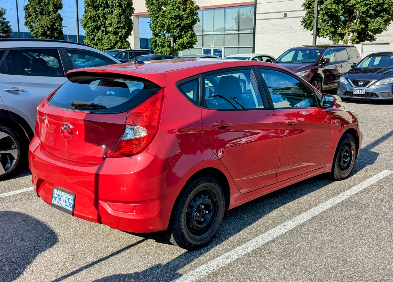 2012 Hyundai Accent GL *New Battery, Remote Starter and more* - photo 3