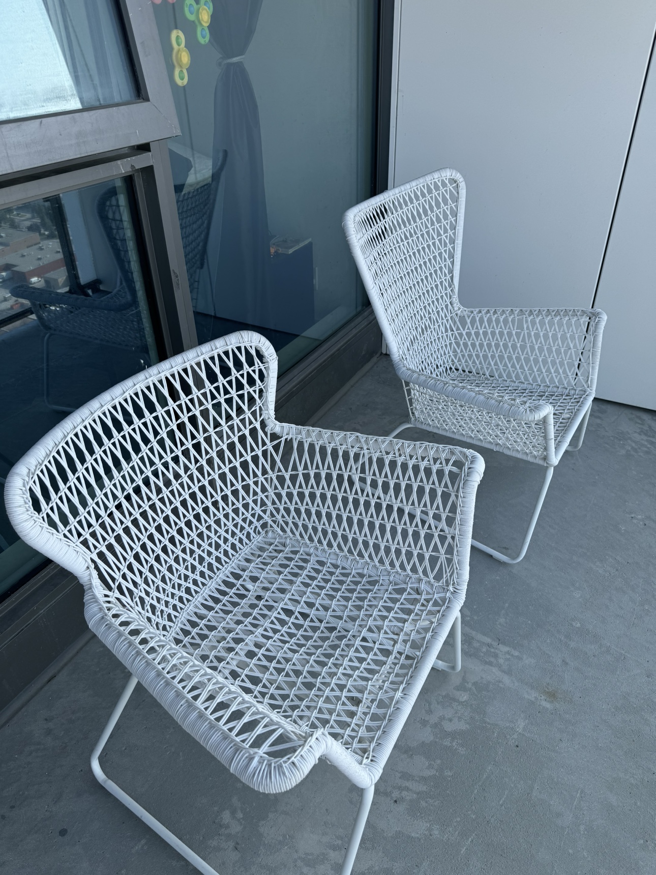 White Wicker Patio Chair - photo 5