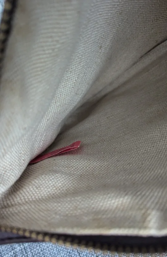 Juicy Couture pink velvet pouch image indicator(3)