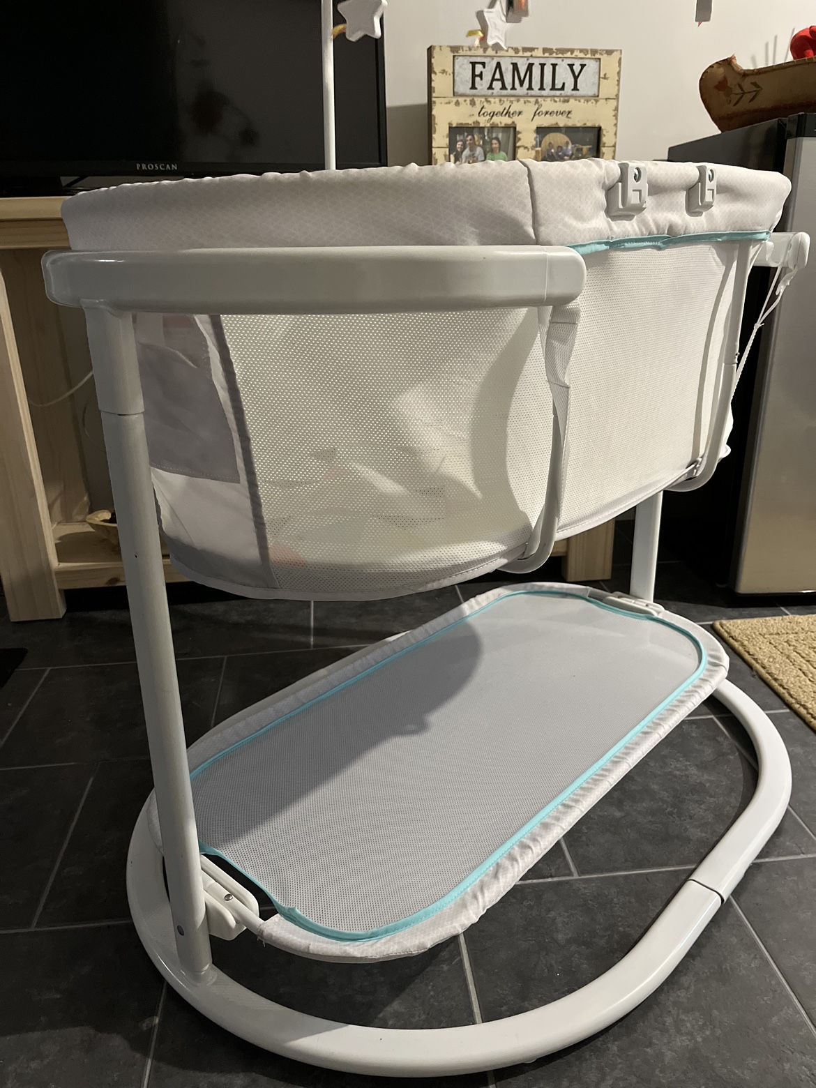 baby bassinet with storage space - photo 2