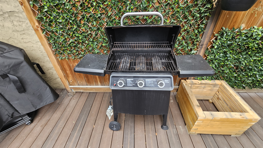 Master Chef 3-Burner Propane BBQ - photo 2