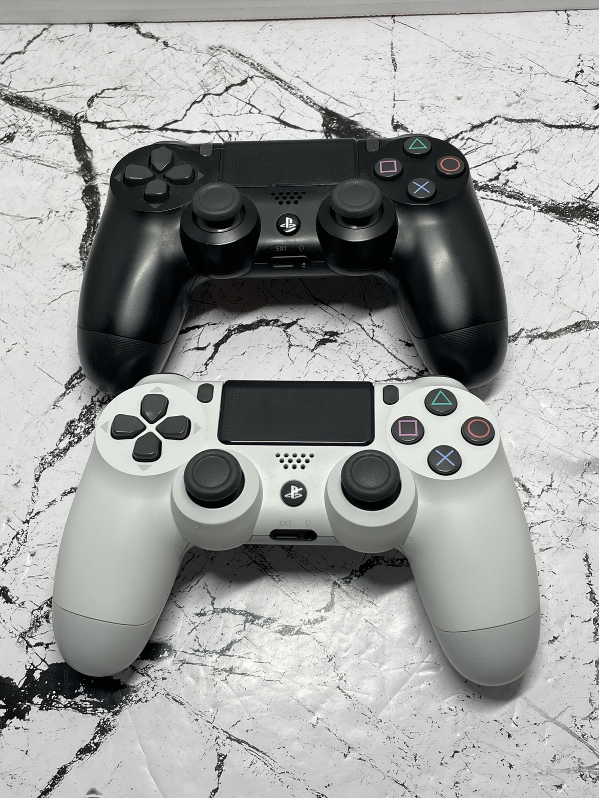 PS4 DualShock 4 Controllers (Black & White)