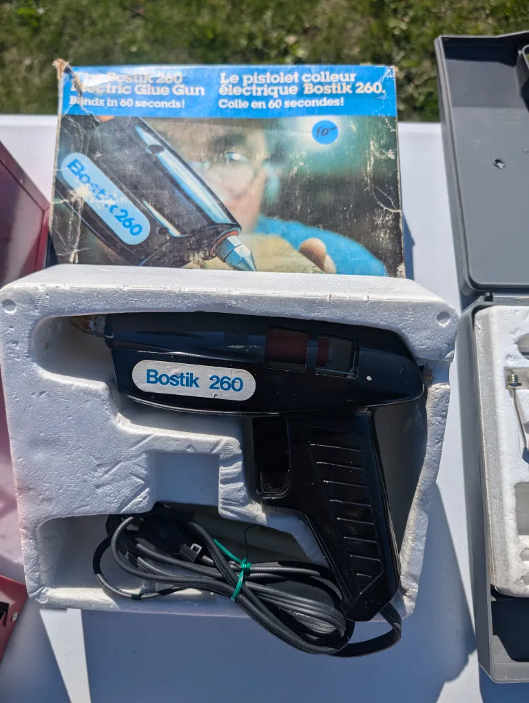 Bostik 260 Electric Glue Gun thumbnail