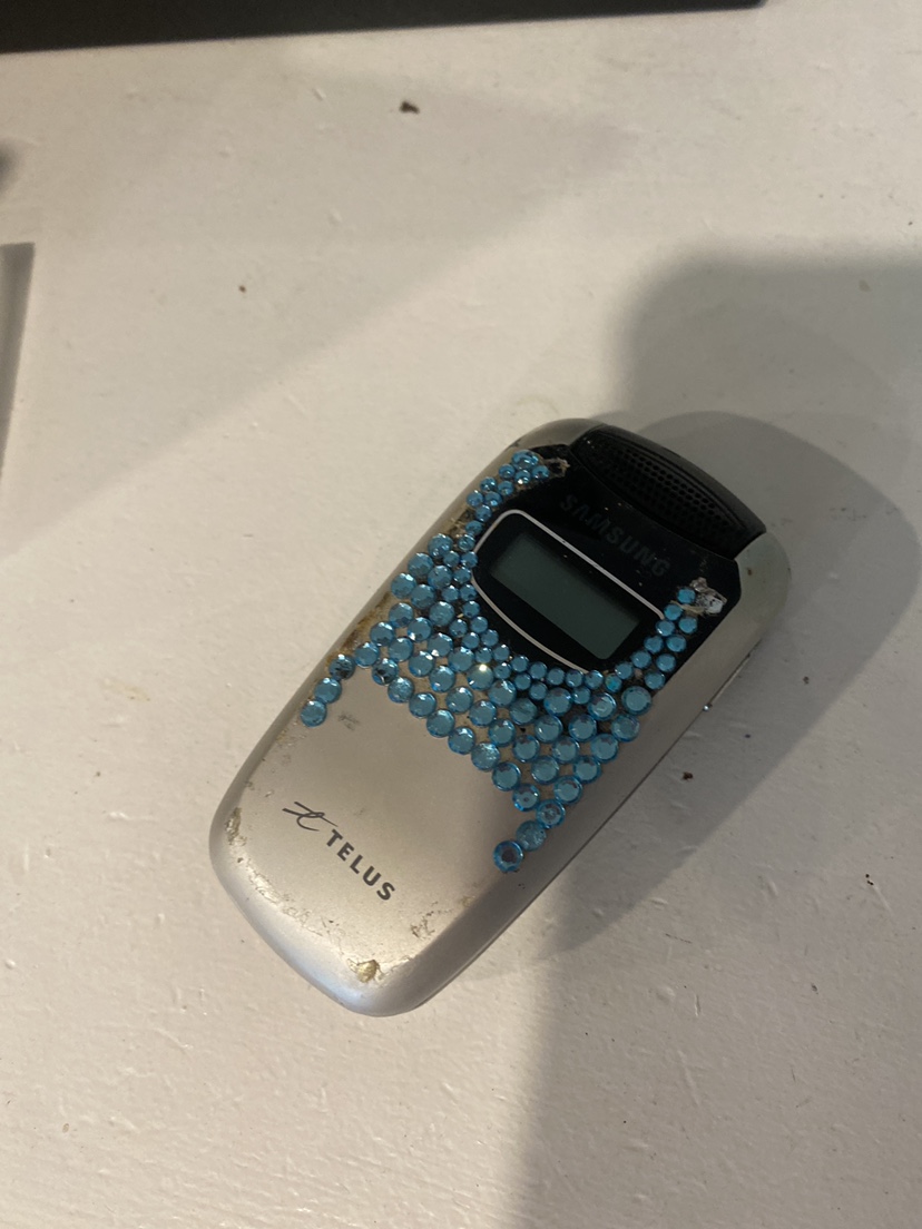 Samsung Telus Flip Phone🧡