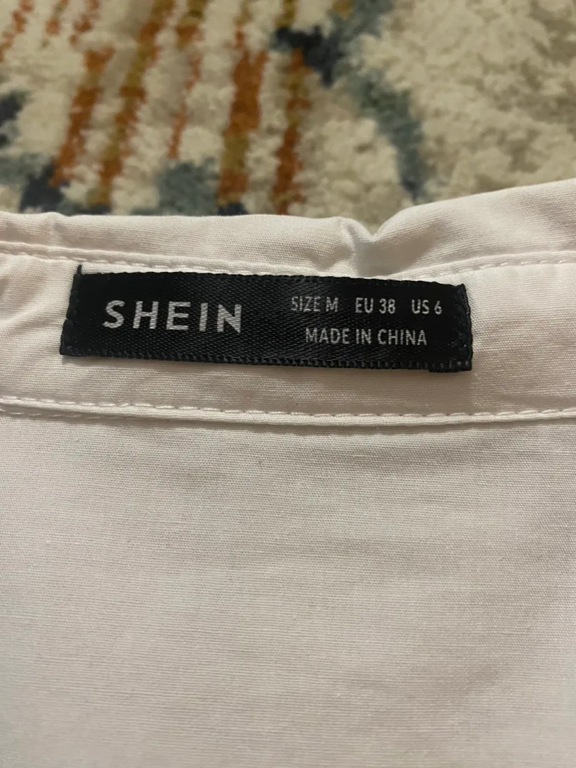 White Collar Blouse with adjustable cuffs buttons. image indicator(5)