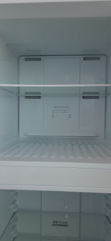 White Insignia Refrigerator - photo 5
