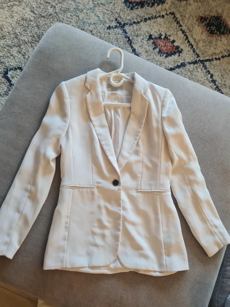 H&M White Blazer image indicator(2)