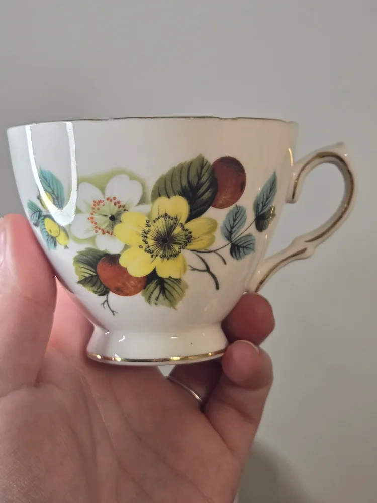 fine bone china tea cup and saucer thumbnail