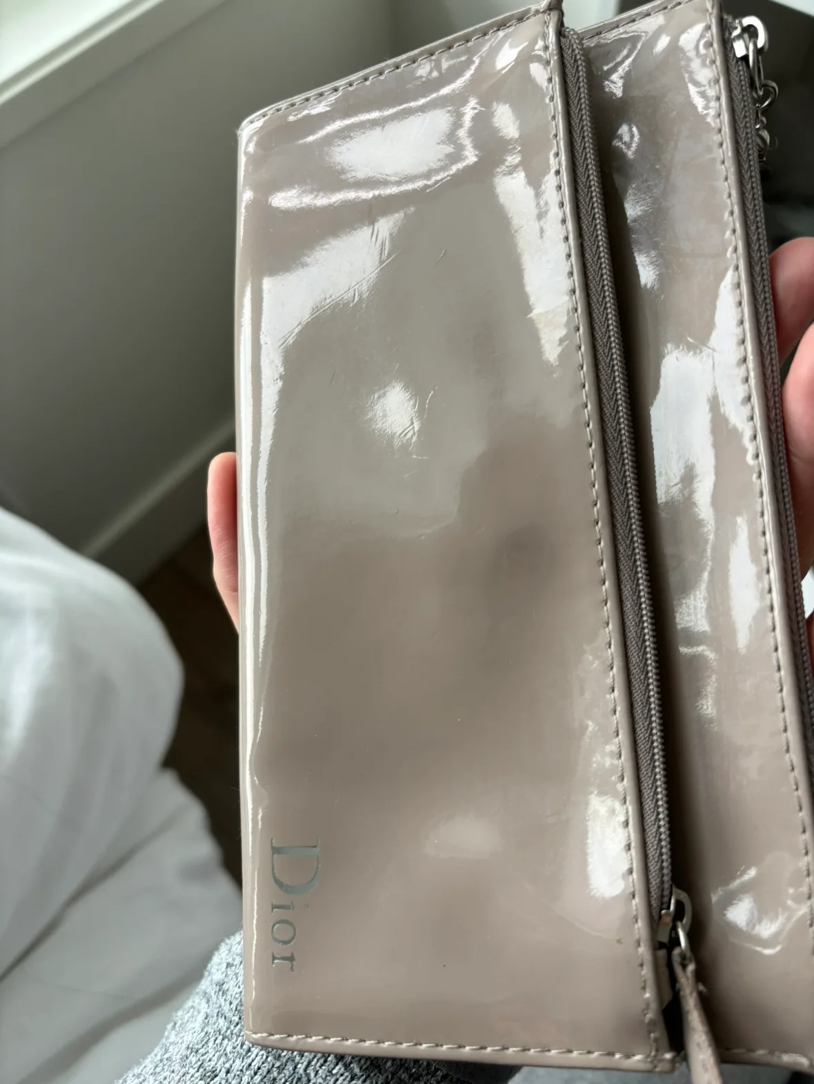 Dior Beauty Cosmetic Bag image indicator(3)