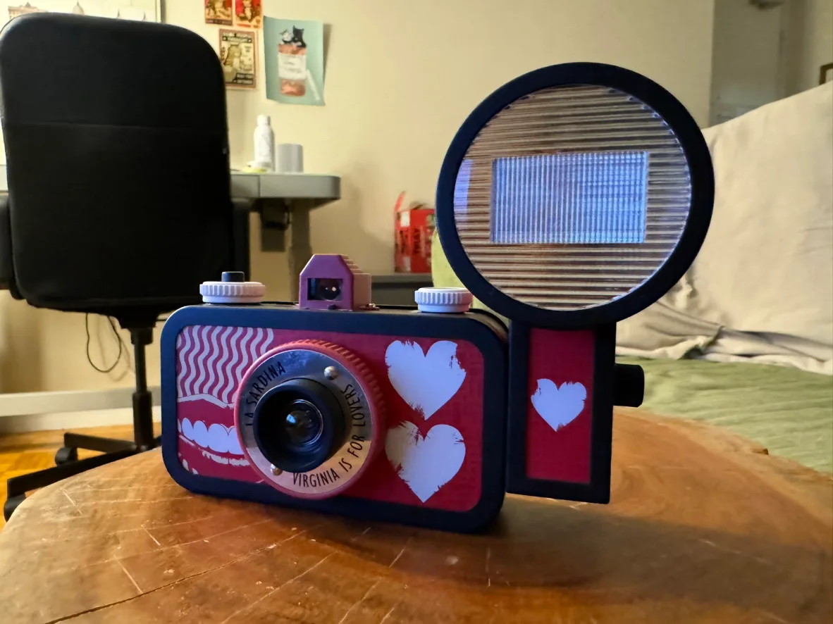 Lomography La Sardina 35mm Camera thumbnail