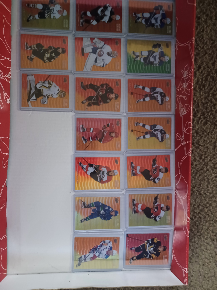Upper Deck Allure 23/24 Colour Flow Hockey Cards - photo 2