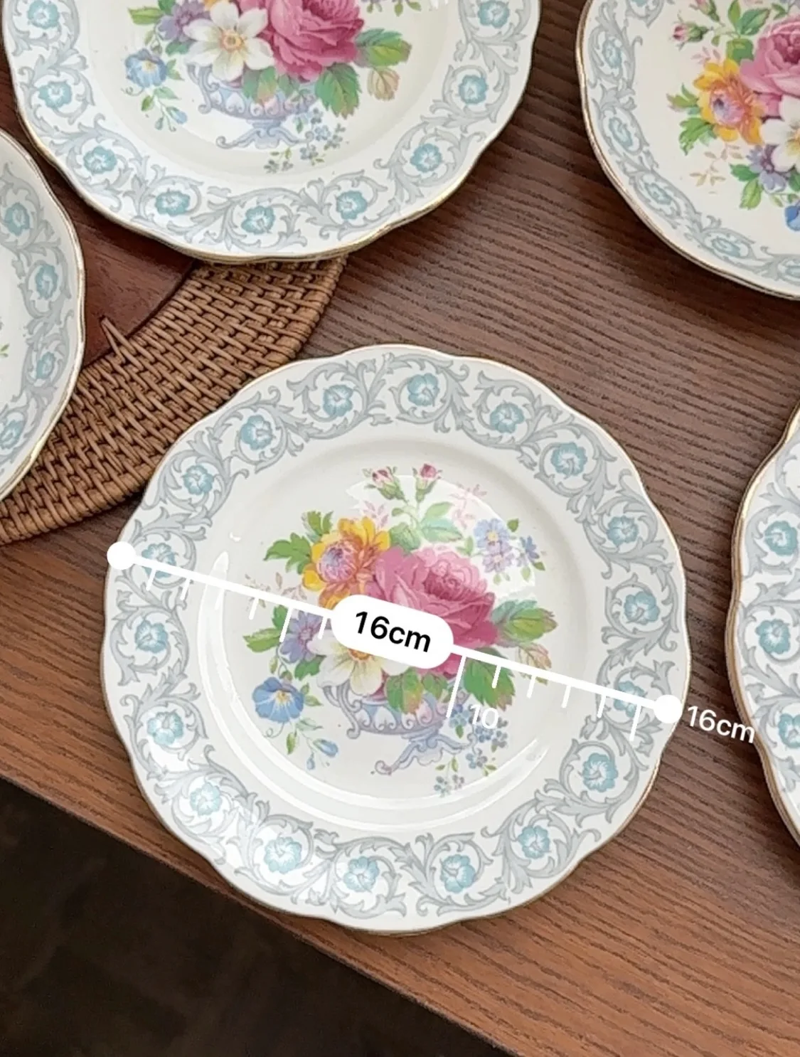 Vintage Royal Albert Bone China England saucers & plates set image indicator(8)