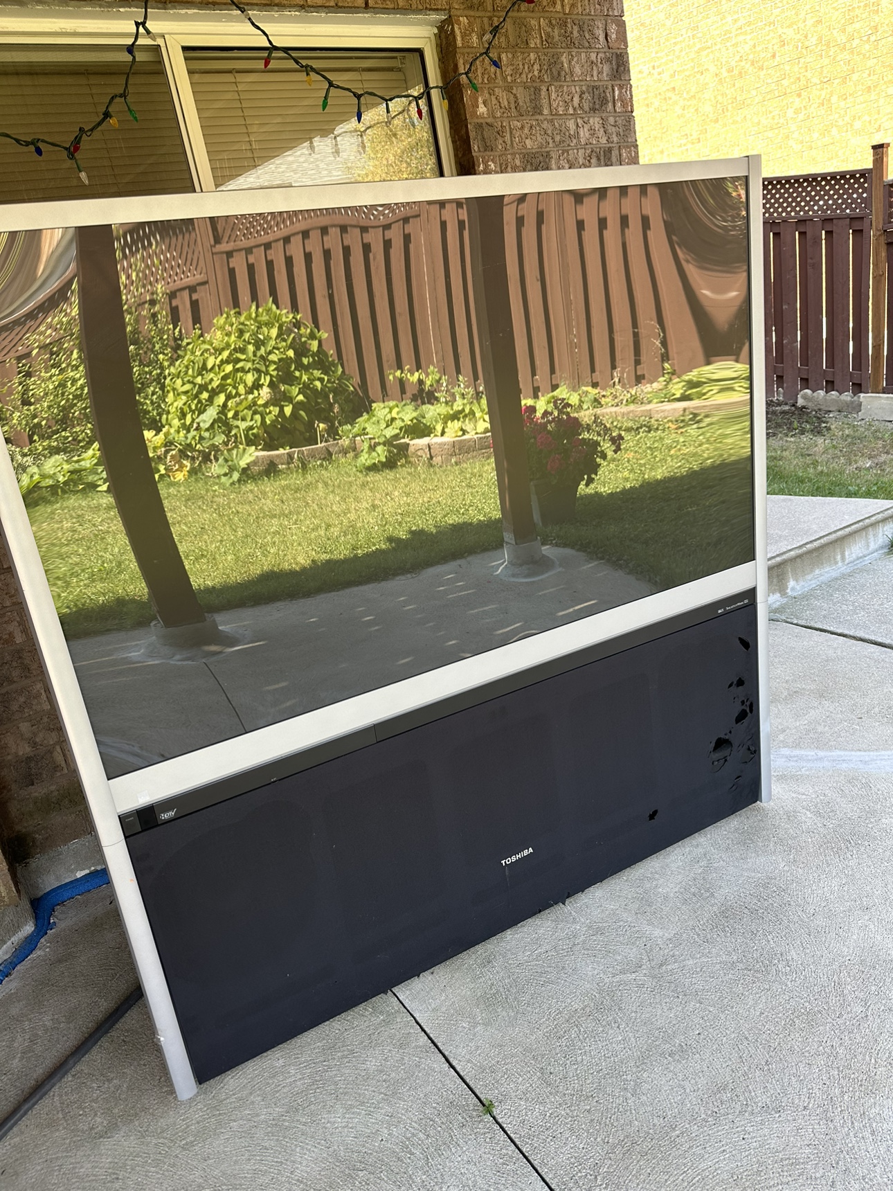 Toshiba 65” theatre wide hd TV - photo 3